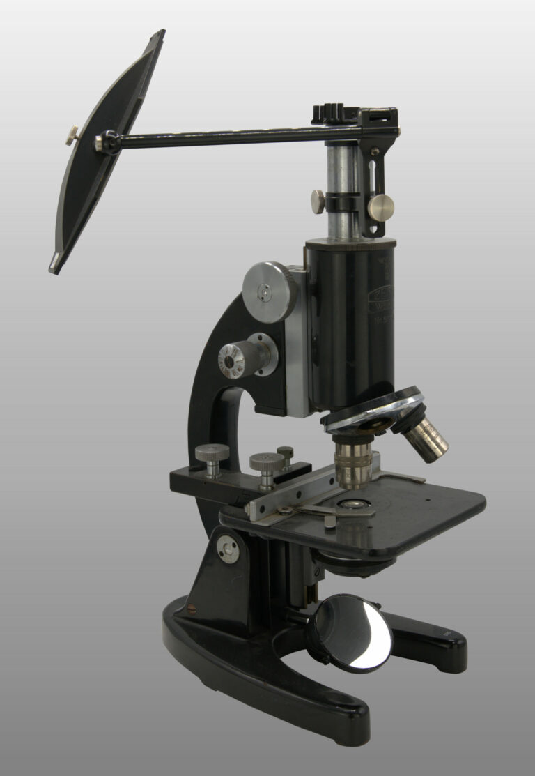 Microscope de travail inclinable, photo de détail