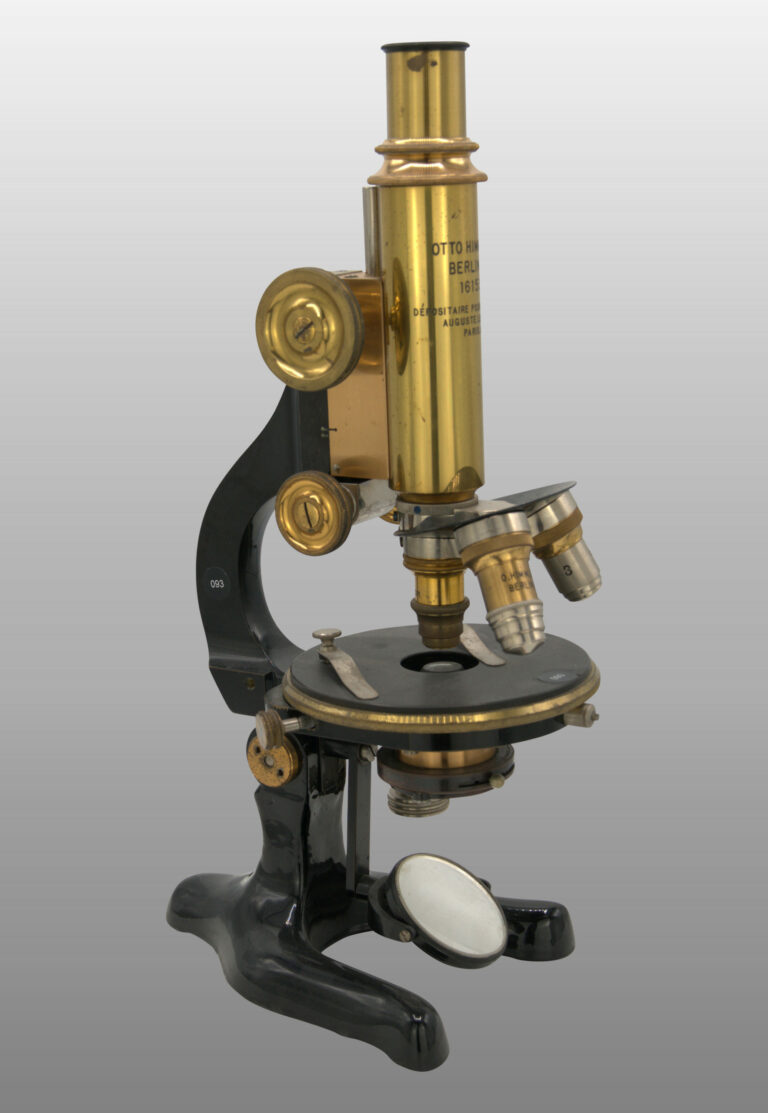 Microscope droit inclinant, photo de détail