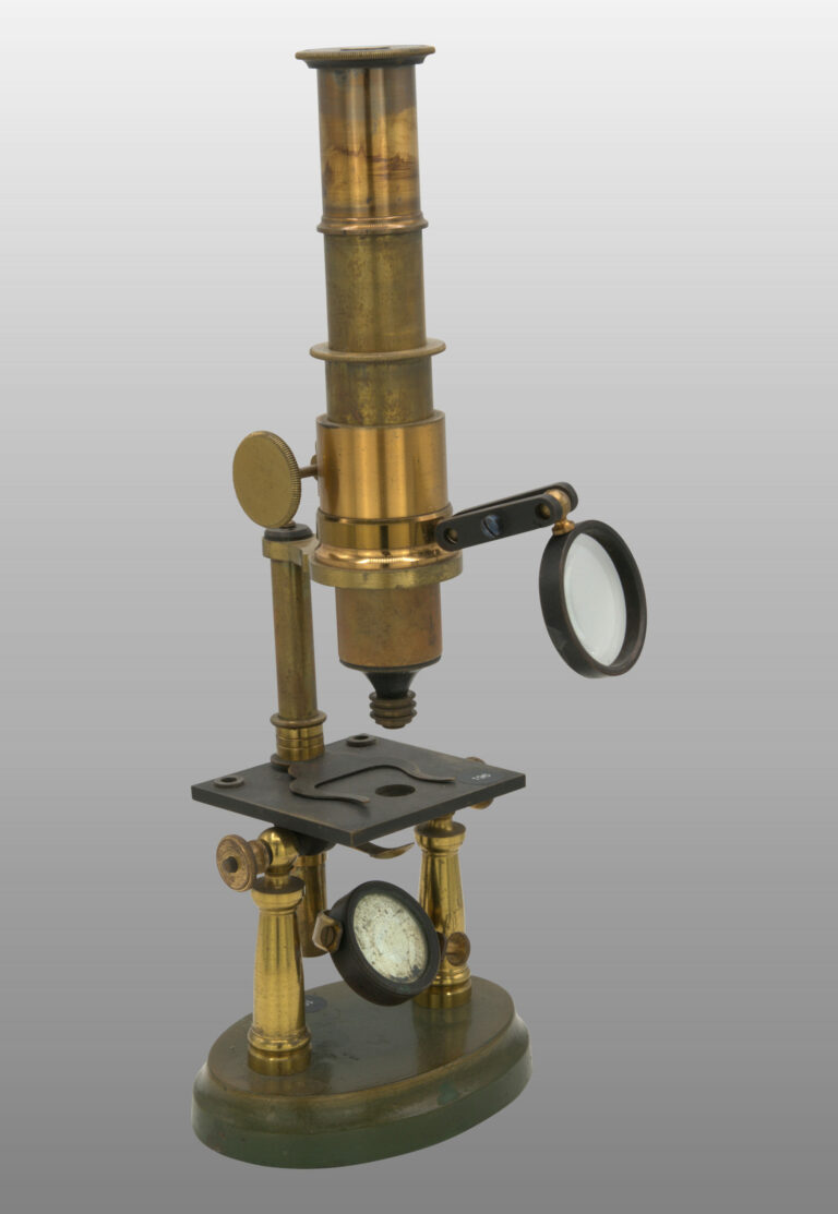 Microscope à double colonnes, photo de détail