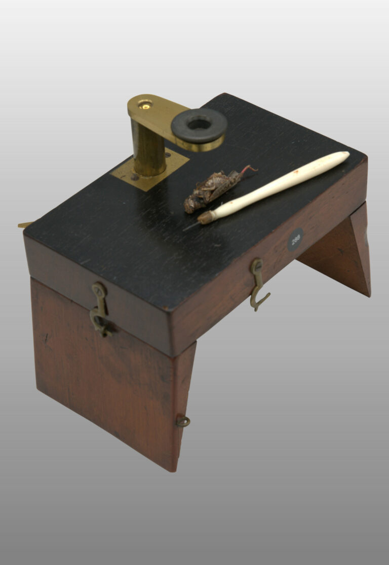 Microscope de dissection d’après Quekett, photo de détail