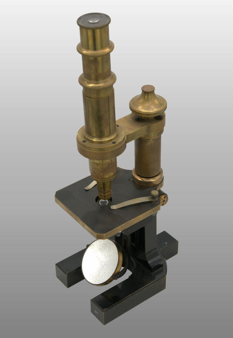 Microscope moyen inclinable., photo de détail