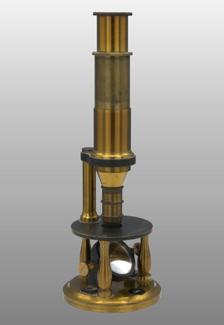 Microscope achromatique ou trichinoscope, photo de détail