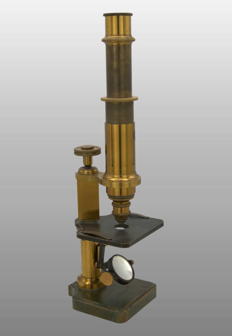 Microscope achromatique statif II, monté droit fixe., photo de détail