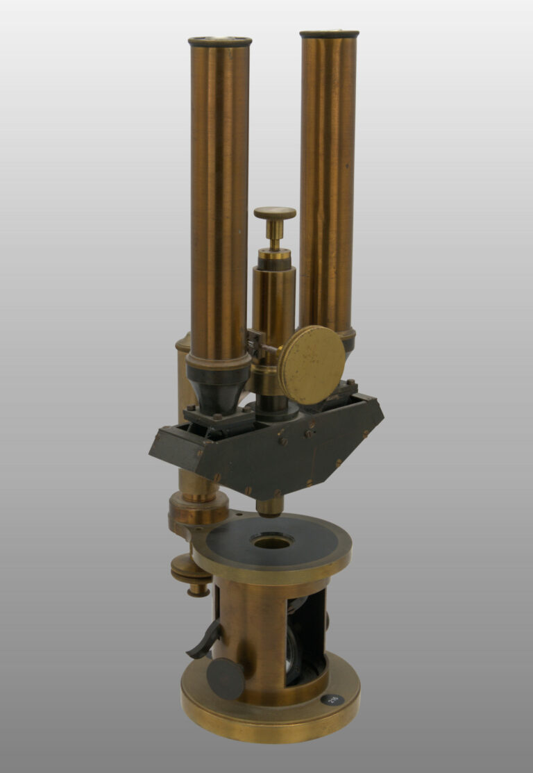 Microscope tambour binoculaire droit, photo de détail