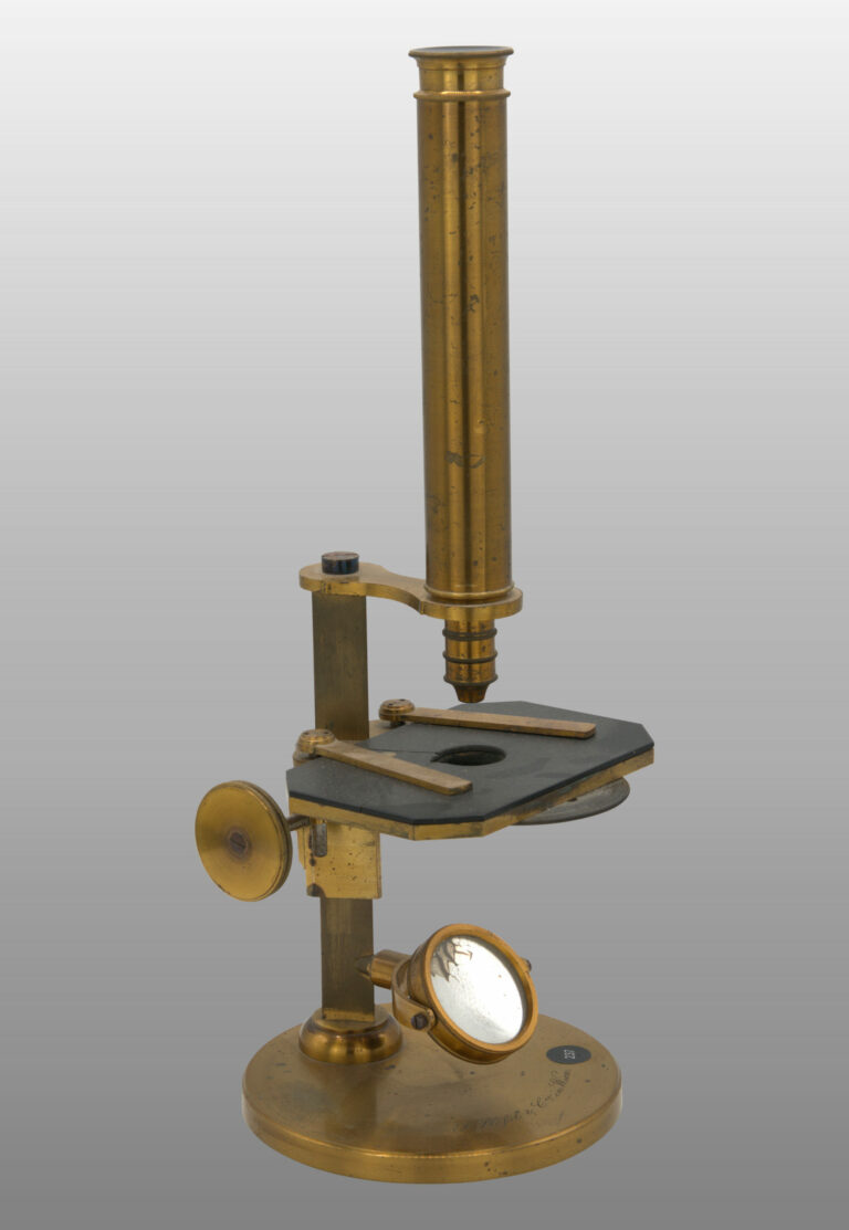 Grand microscope de dissection, photo de détail