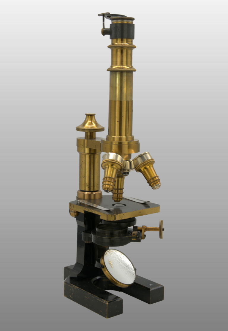 Microscope moyen inclinable., photo de détail