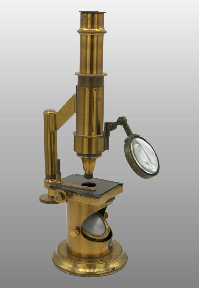 Microscope tambour moyen, monté droit fixe., photo de détail