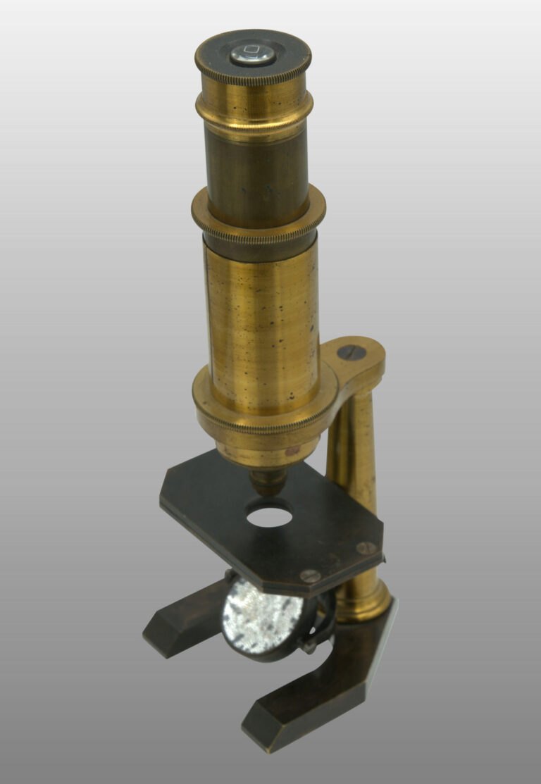 Microscope petit monté droit fixe., photo de détail