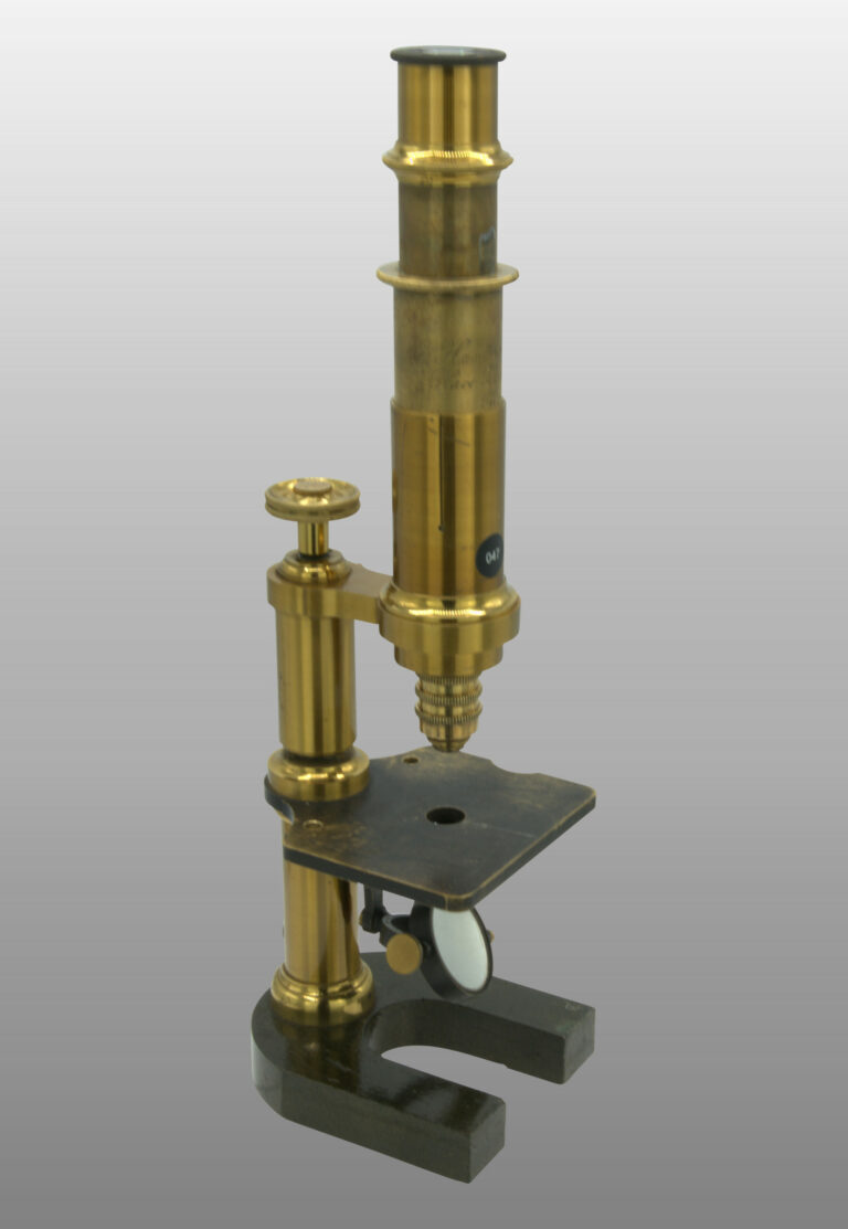 Microscope achromatique Statif VIII, monté droit fixe., photo de détail