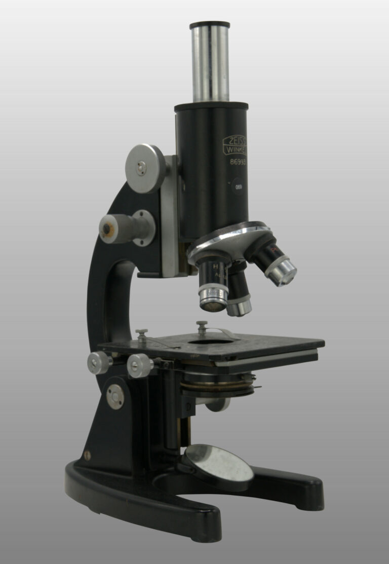 Microscope de travail inclinable, photo de détail