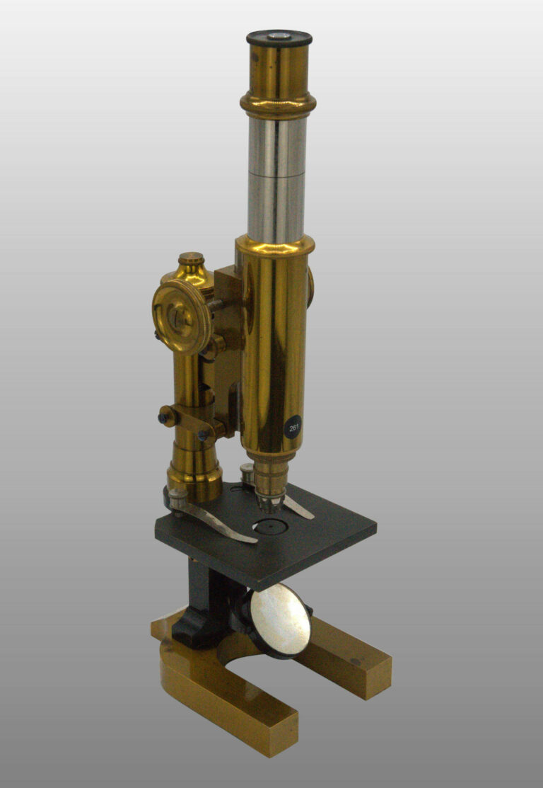 Microscope moyen inclinable de type VI., photo de détail
