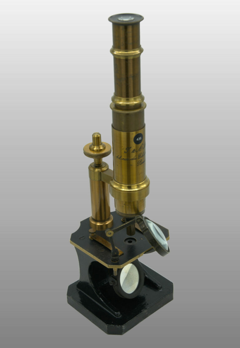Microscope usuel fixe, photo de détail