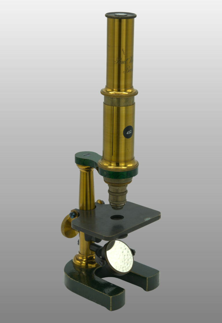 Microscope moyen fixe, photo de détail
