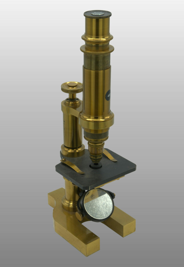 Microscope inclinant à platine fixe modèle IX, photo de détail