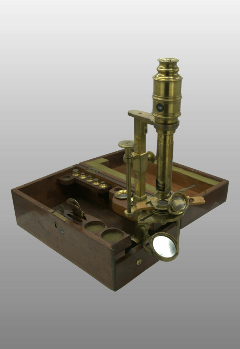 Microscope type Chest, photo de détail