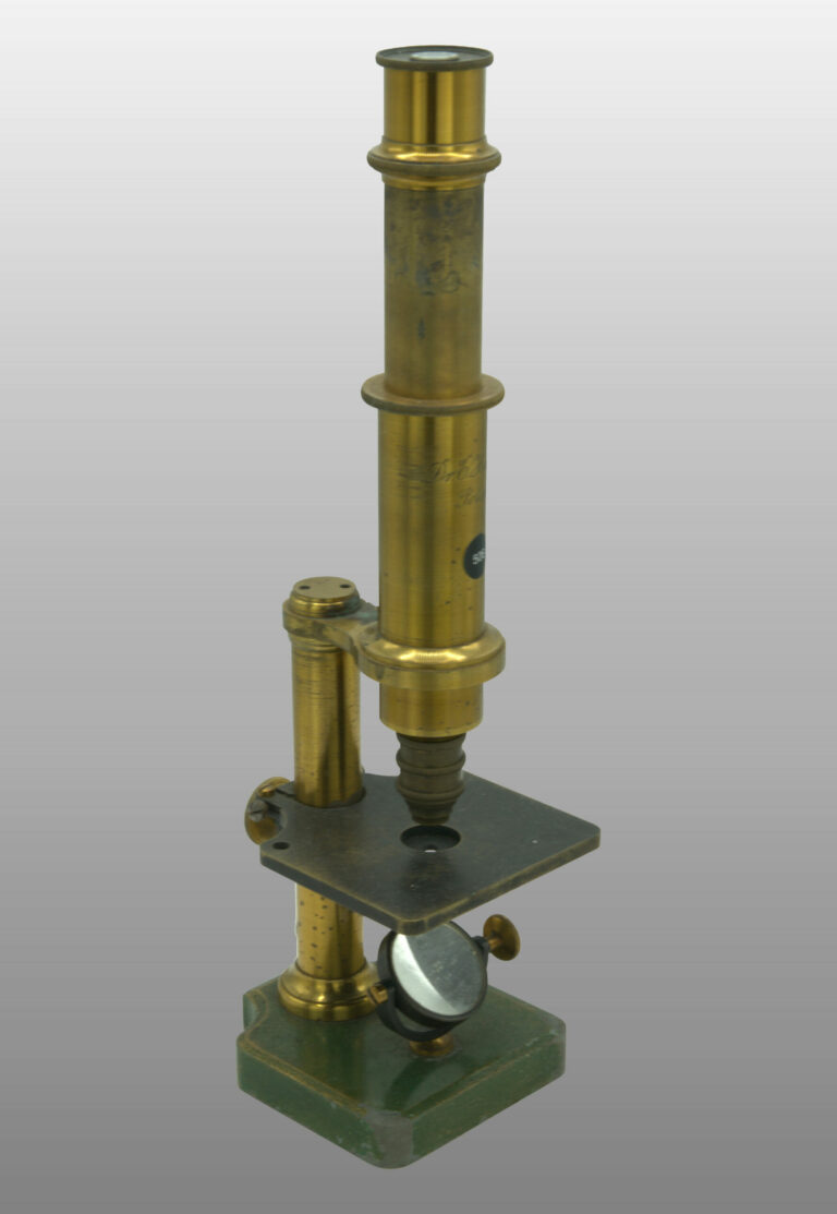 Microscope achromatique modèle II, monté droit fixe., photo de détail