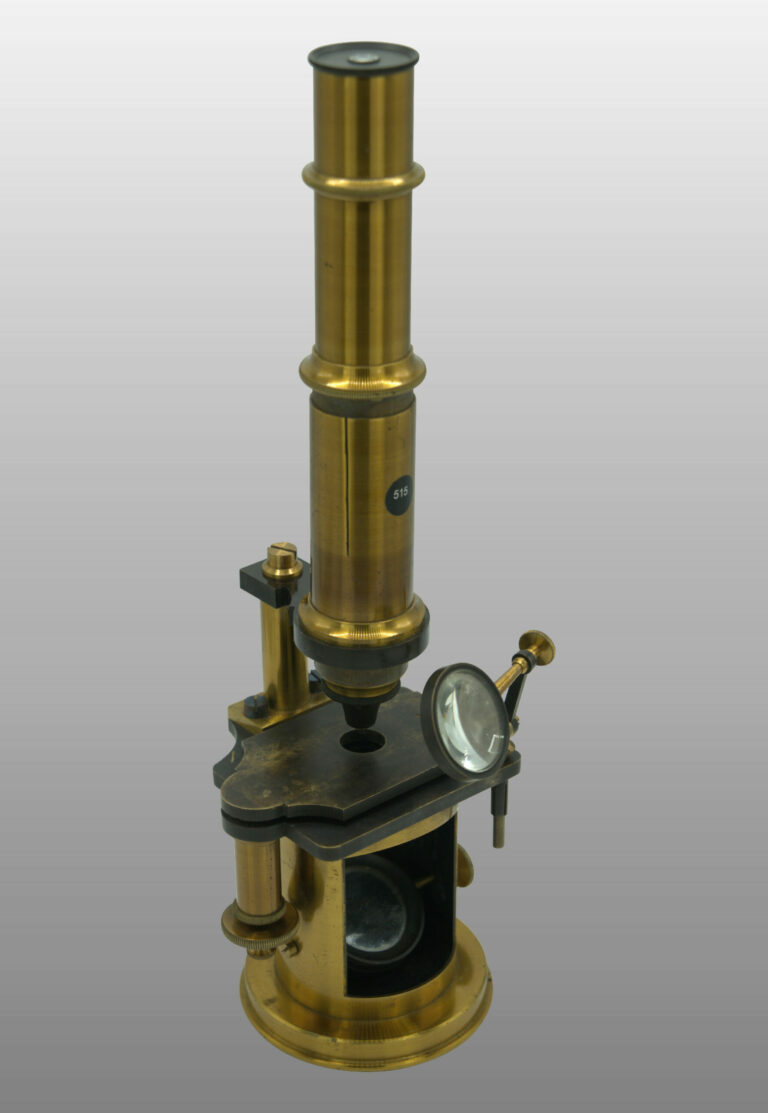 Microscope moyen modèle à tambour, photo de détail