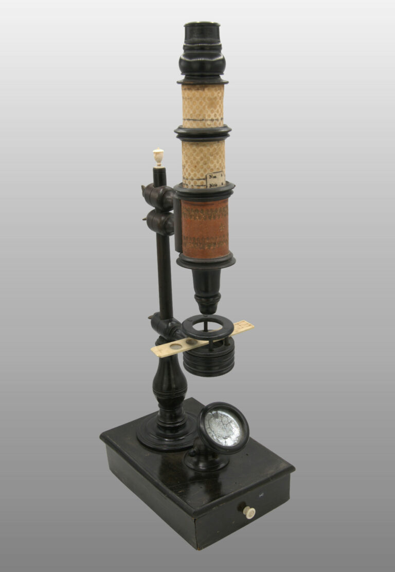 Microscope Nuremberg type Cuff, photo de détail