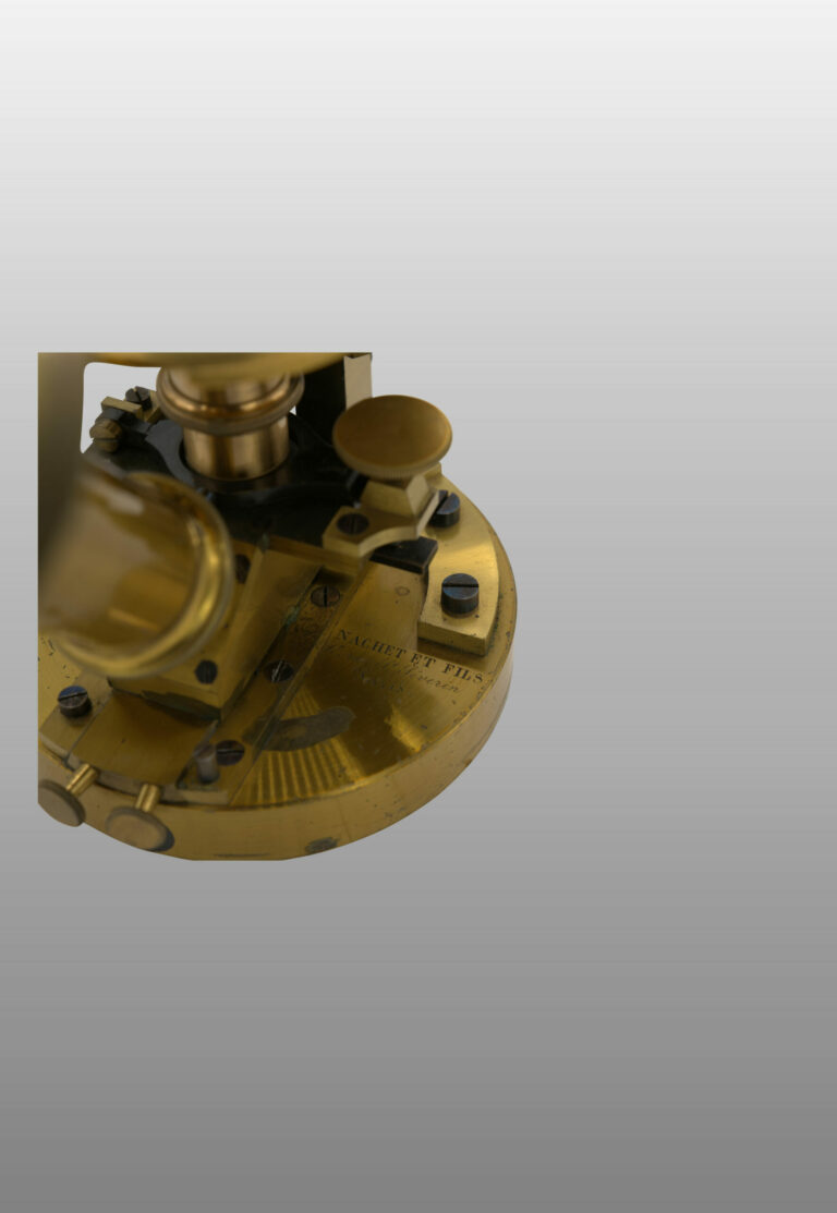 Microscope inversé Nachet, photo de détail